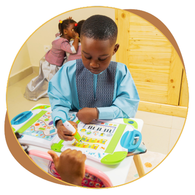 L’Esprit YEEWU : Apprendre avec Sens et Identité